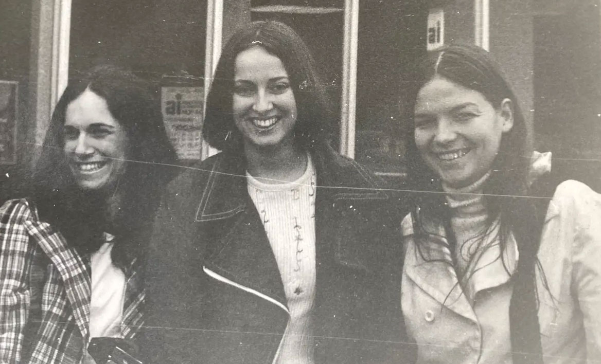 Photo of VCU alumna Marjorie Stuckle and classmates